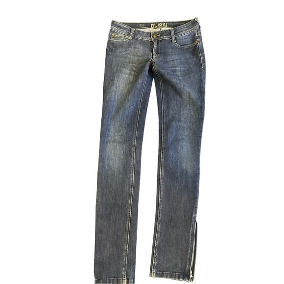 DL1961 Premium Denim Size 26 RN 126855 Ankle with Zipper Designer Luxury